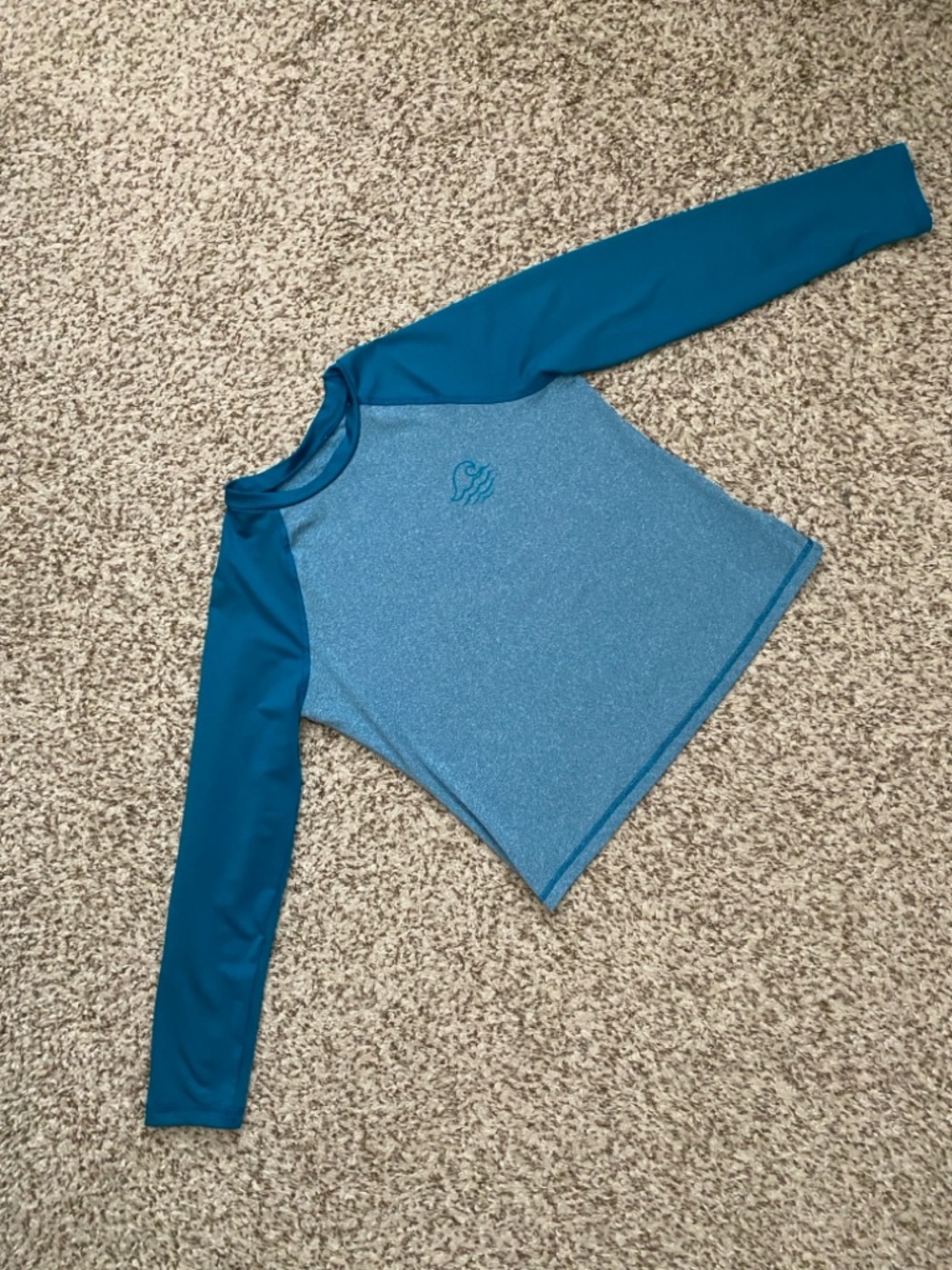 NWOT art class Heathered Teal Long Sleeve Rash Guard